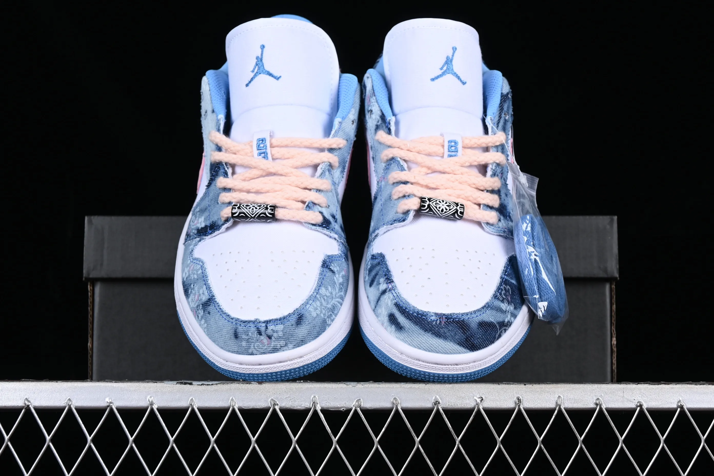 All categories Air Jordan Jordan series basketball shoes Air Jordan 1 Low Z version Air Jordan 1 Low "Washed Denim" AJ1 Joe 1 denim pink hook washed denim low-top casual sneakers DM8947-100